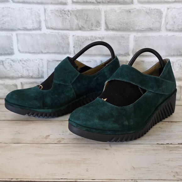Fly London Lyka Wedge Mary Jane Loafer Green Suede Leather EUC Classic 40 US 9 - Picture 3 of 8